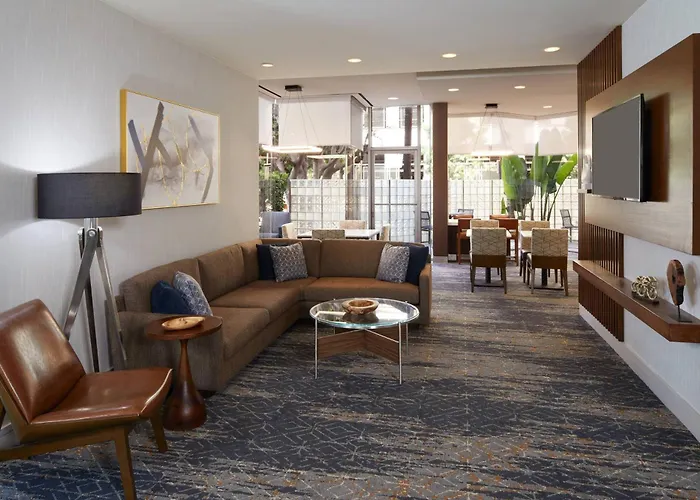 Courtyard By Marriott Los Angeles Lax / Century Boulevard