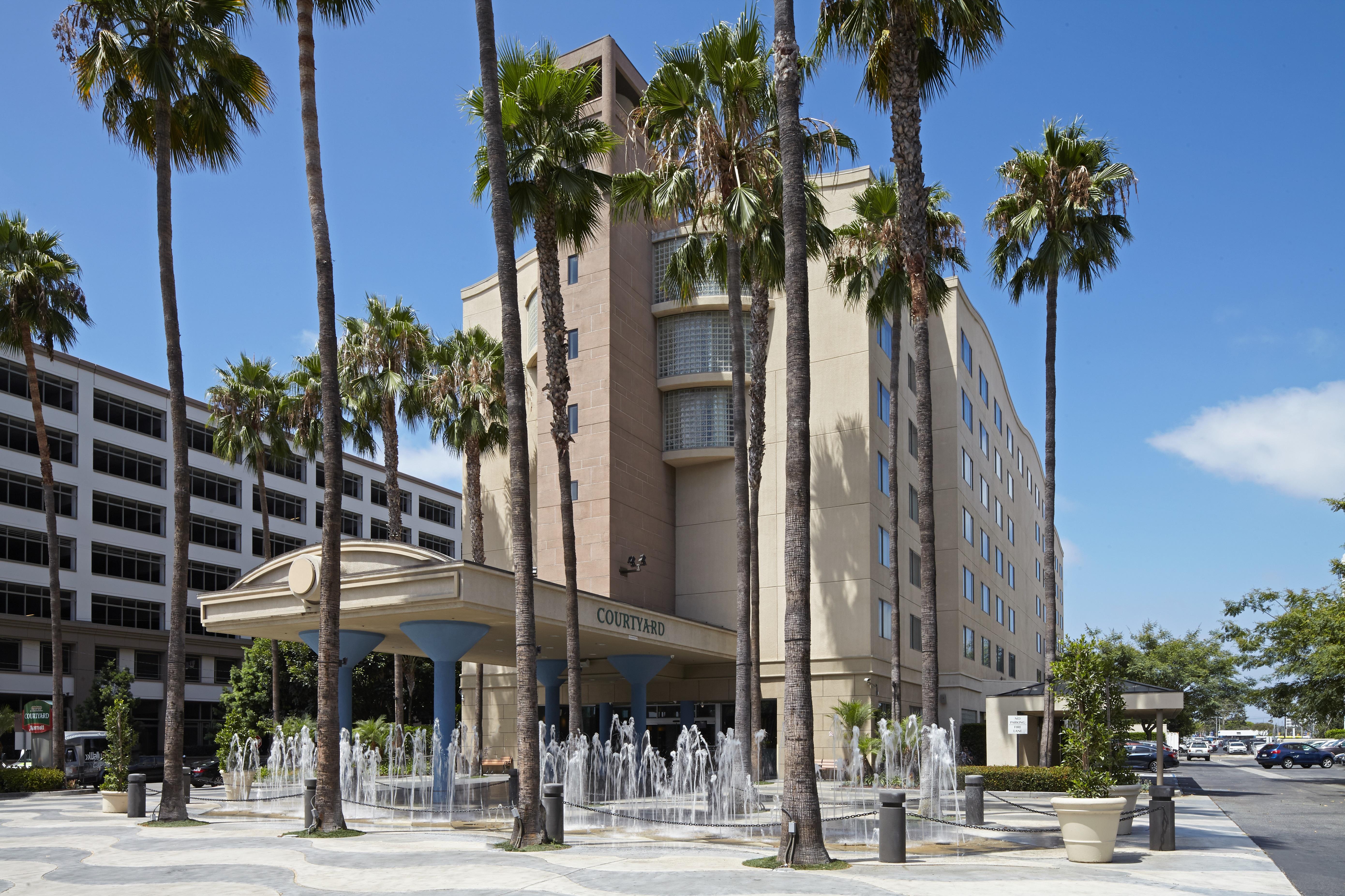 Courtyard By Marriott Angeles Lax / Century Boulevard Hotel
