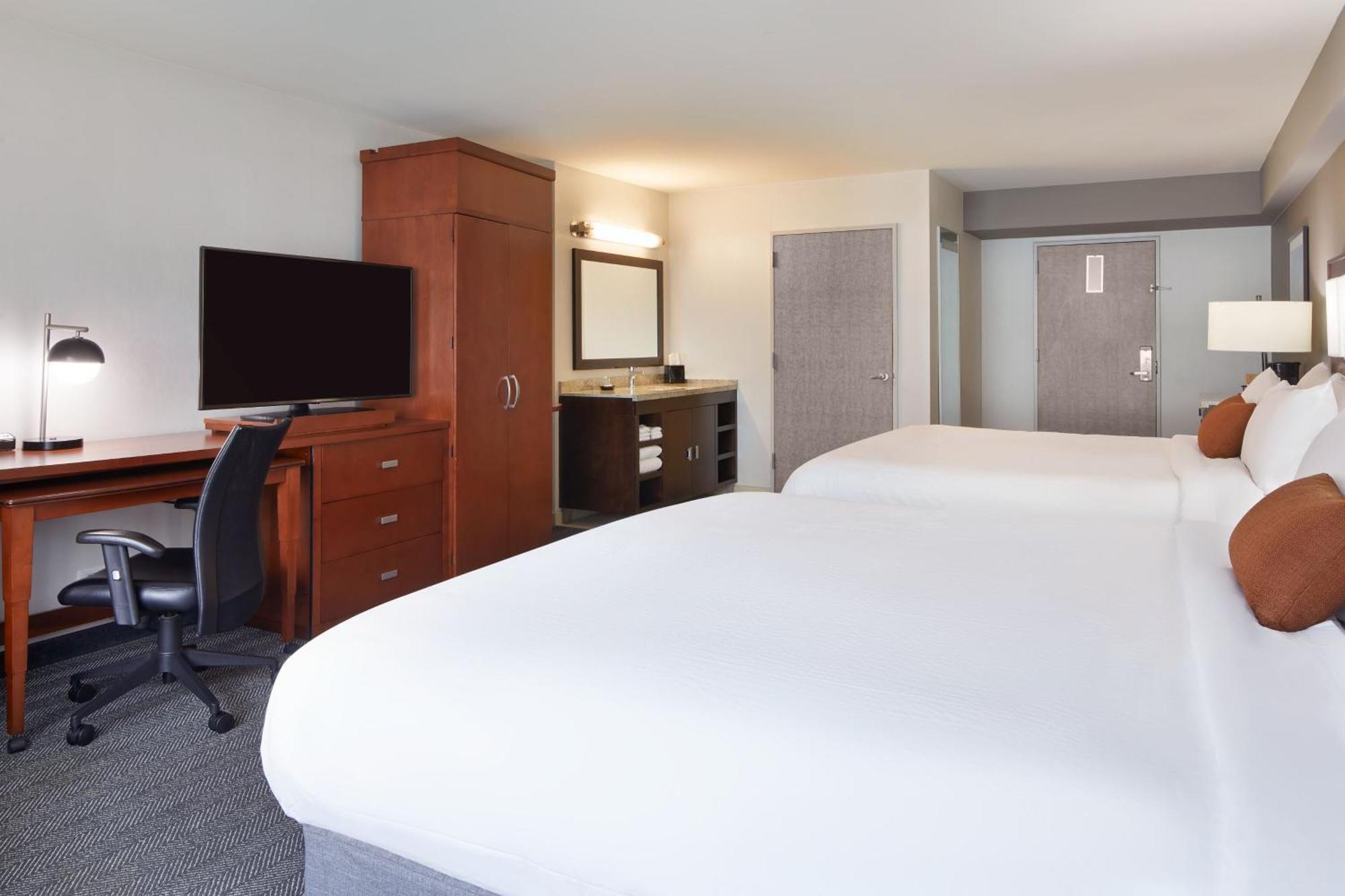 Courtyard By Marriott Angeles Lax / Century Boulevard