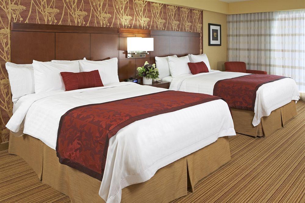 Courtyard By Marriott Angeles Lax / Century Boulevard Hotel